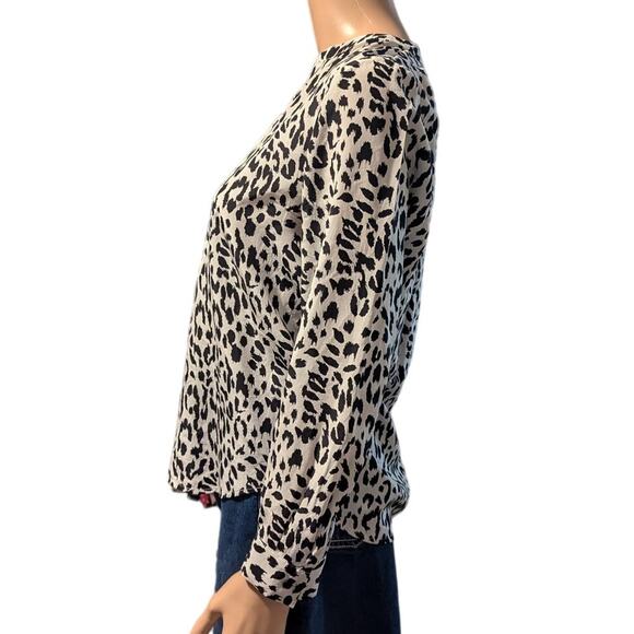 Joie Size S Animal Print Silk Blouse Split V Neck Long Button Sleeve - Picture 4 of 9